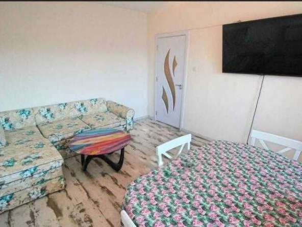 Дава се под наем Тристаен апартамент в Бургас, Славейков - 70 кв.м за 459 € - Снимка #1