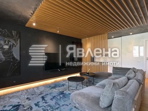 Двустаен апартамент в Пловдив, Кършияка - 139 кв.м за 1799 €/кв.м - Снимка #1