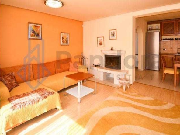 Дава се под наем Четиристаен апартамент в София, Хиподрума - 130 кв.м за 648.21 € - Снимка #1