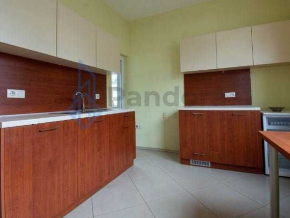 Дава се под наем Тристаен апартамент в София, Център - 87 кв.м за 523.26 € - Снимка #1