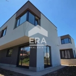 Къща в Варна, Изгрев - 250 кв.м за 1760 €/кв.м - Снимка #1