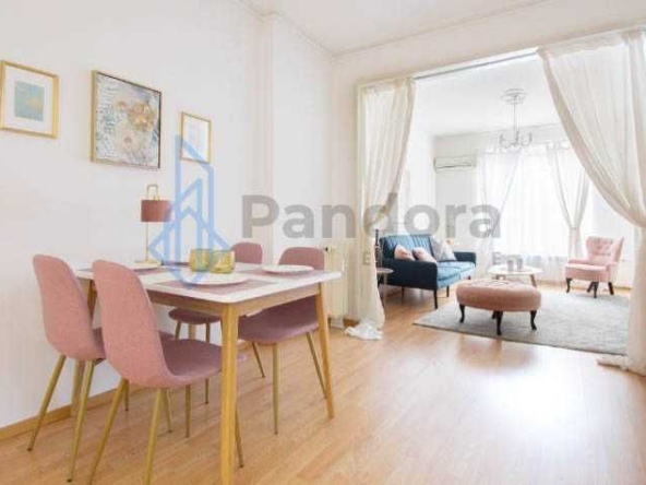 Дава се под наем Двустаен апартамент в София, Център - 70 кв.м за 588.03 € - Снимка #1