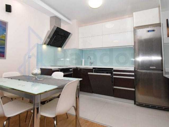 Дава се под наем Тристаен апартамент в София, Младост 2 - 70 кв.м за 600 € - Снимка #1