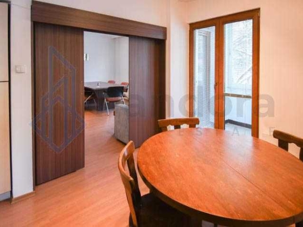 Дава се под наем Тристаен апартамент в София, Лозенец - 100 кв.м за 573.24 € - Снимка #1