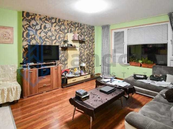 Дава се под наем Тристаен апартамент в София, Полигона - 120 кв.м за 573.24 € - Снимка #1