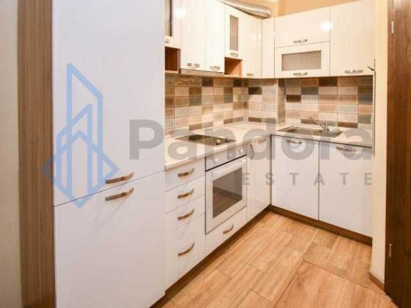 Дава се под наем Тристаен апартамент в София, Оборище - 78 кв.м за 588.03 € - Снимка #1