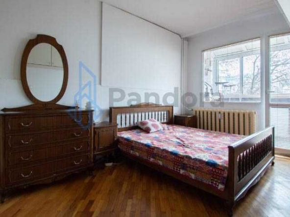 Дава се под наем Тристаен апартамент в София, Оборище - 84 кв.м за 573.24 € - Снимка #1