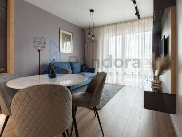 Дава се под наем Тристаен апартамент в София, Кръстова вада - 90 кв.м за 950 € - Снимка #1