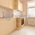 Дава се под наем Тристаен апартамент в София, Център - 83 кв.м за 648.21 € - Снимка #1