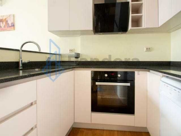 Дава се под наем Двустаен апартамент в София, Център - 65 кв.м за 558.45 € - Снимка #1