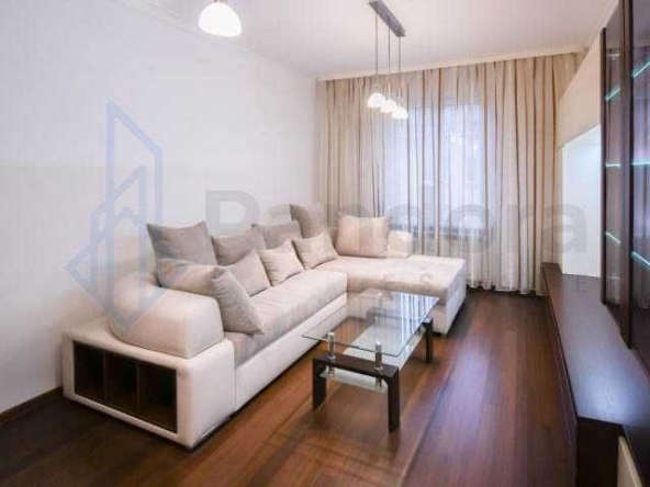 Дава се под наем Двустаен апартамент в София, Център - 65 кв.м за 598.23 € - Снимка #1