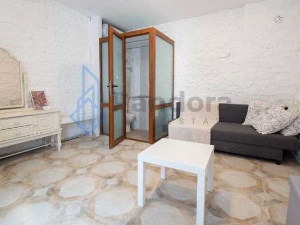 Дава се под наем Едностаен апартамент в София, Център - 30 кв.м за 408.51 € - Снимка #1