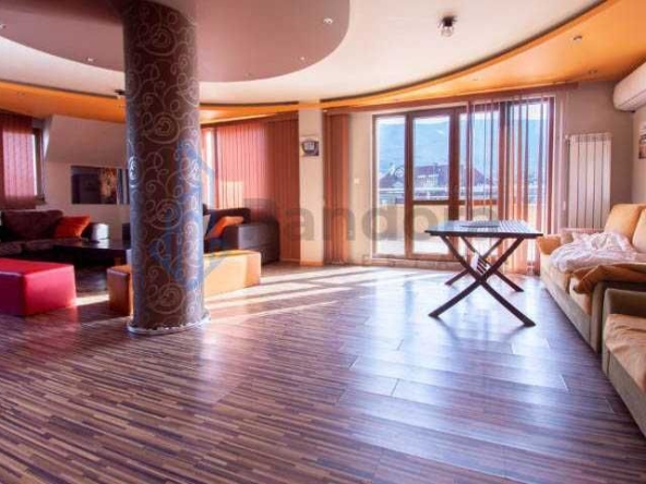 Дава се под наем Тристаен апартамент в София, Бъкстон - 400 кв.м за 900 € - Снимка #1