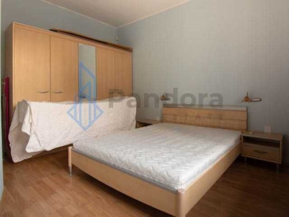 Дава се под наем Тристаен апартамент в София, Център - 100 кв.м за 599 € - Снимка #1