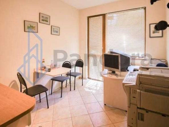 Дава се под наем Офис в София, Център - 55 кв.м за 475 € - Снимка #1