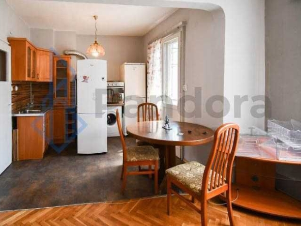 Дава се под наем Двустаен апартамент в София, Център - 53 кв.м за 375 € - Снимка #1