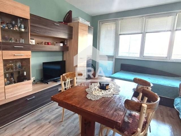 Тристаен апартамент в Варна, Център - 77 кв.м за 1401 €/кв.м - Снимка #1
