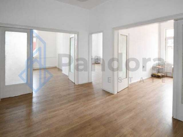 Дава се под наем Тристаен апартамент в София, Център - 115 кв.м за 498.27 € - Снимка #1