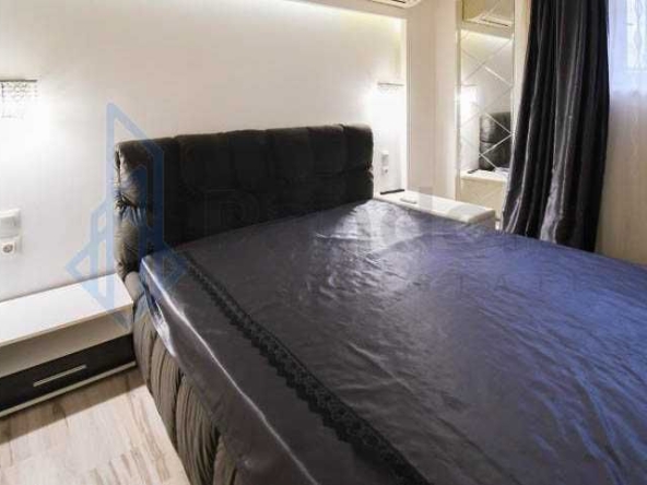 Дава се под наем Тристаен апартамент в София, Център - 76 кв.м за 548.25 € - Снимка #1