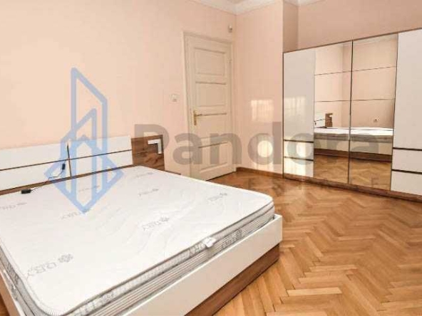 Дава се под наем Тристаен апартамент в София, Лозенец - 130 кв.м за 947.58 € - Снимка #1