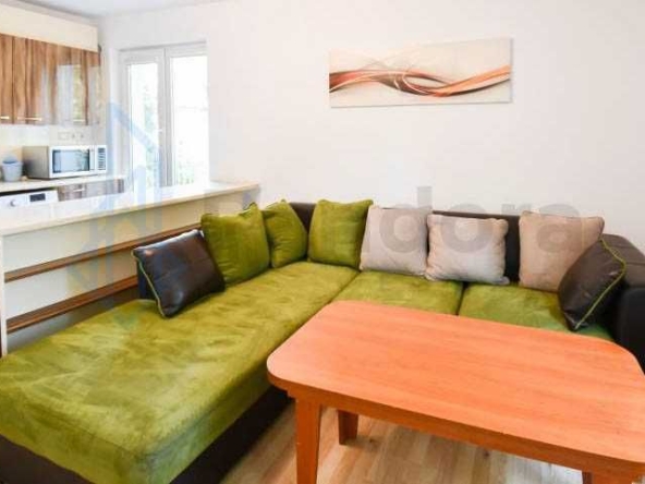 Дава се под наем Тристаен апартамент в София, Хиподрума - 100 кв.м за 598.23 € - Снимка #1