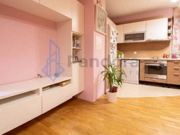 Дава се под наем Тристаен апартамент в София, Редута - 70 кв.м за 375 € - Снимка #1