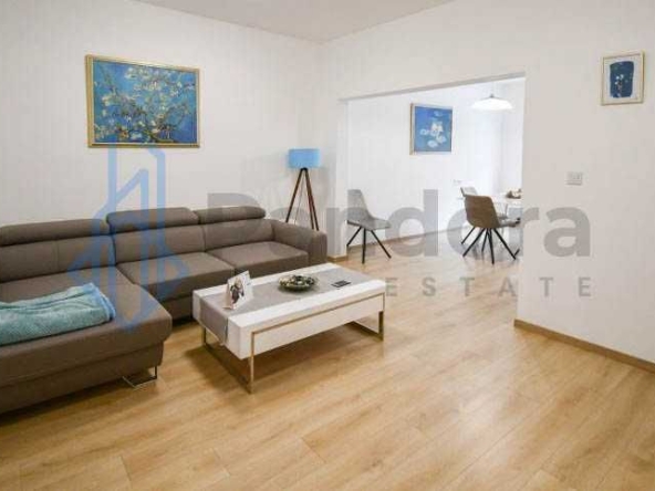 Дава се под наем Многостаен апартамент в София, Център - 130 кв.м за 1100 € - Снимка #1