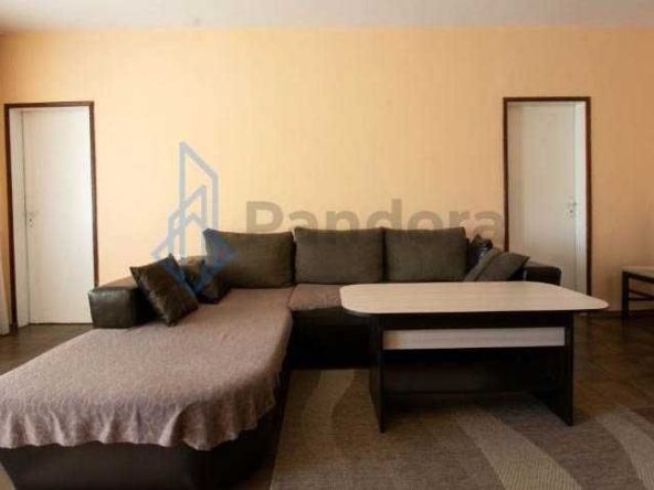 Дава се под наем Тристаен апартамент в София, Младост 4 - 105 кв.м за 598.23 € - Снимка #1