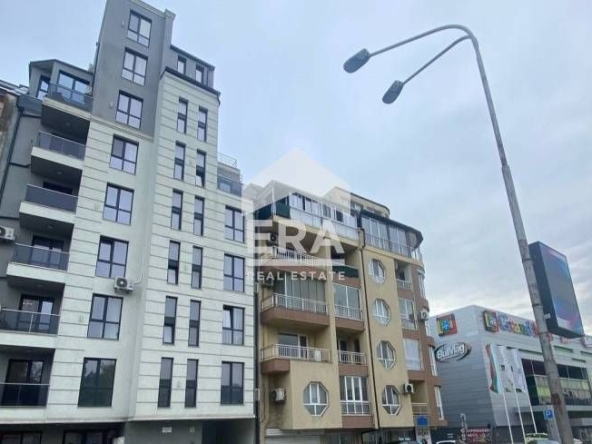Двустаен апартамент в Варна, Гранд Мол Варна - 54 кв.м за 1134 €/кв.м - Снимка #1