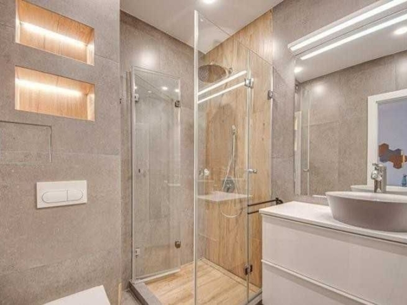 Дава се под наем Едностаен апартамент в София, Лозенец - 67 кв.м за 400.86 € - Снимка #1