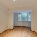 Дава се под наем Тристаен апартамент в София, Надежда 2 - 99 кв.м за 380 € - Снимка #1