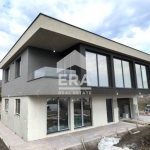 Къща в Варна, Изгрев - 250 кв.м за 953 €/кв.м - Снимка #1