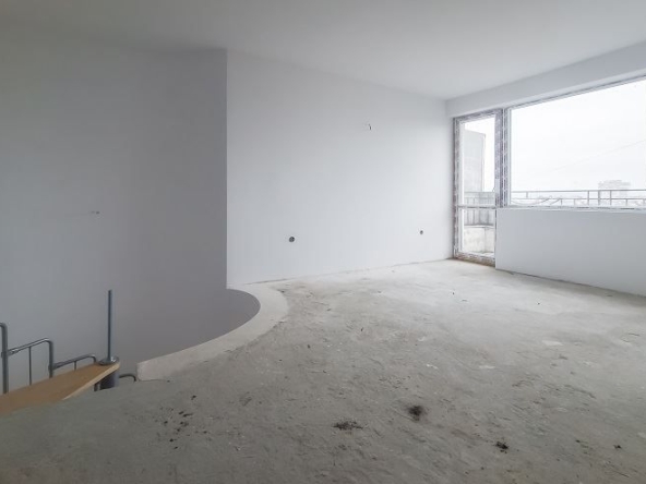 Тристаен апартамент в Варна, Зимно кино Тракия - 135 кв.м за 1067 €/кв.м - Снимка #1