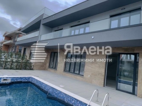 Къща в Варна, м-т Траката - 204 кв.м за 2035 €/кв.м - Снимка #1