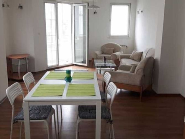 Дава се под наем Тристаен апартамент в София, Банишора - 100 кв.м за 423.81 € - Снимка #1