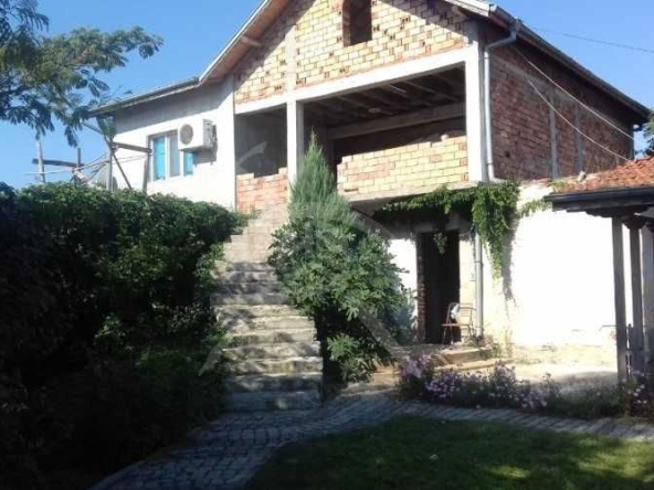 Къща в с. Цалапица, Област Пловдив - 5000 кв.м за 25 €/кв.м - Снимка #1