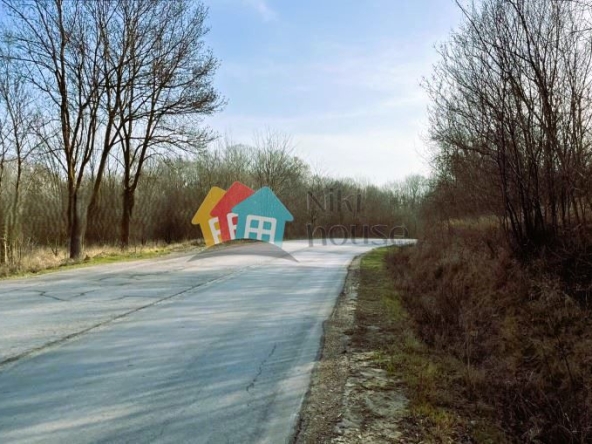 Парцел в с. Звездица, Област Варна - 600 кв.м за 46 €/кв.м - Снимка #1