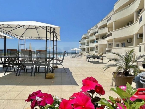 Двустаен апартамент в Бяла - 87 кв.м за 713 €/кв.м - Снимка #1