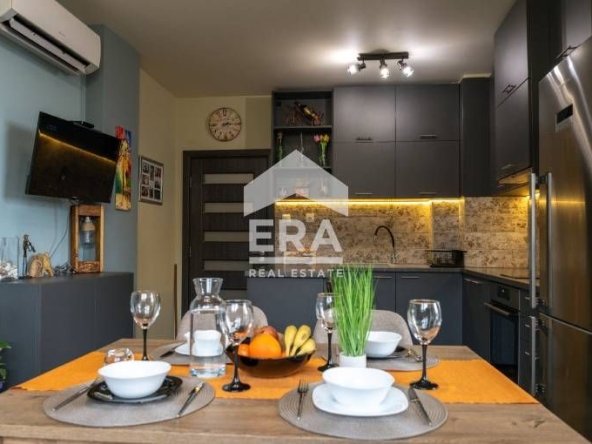 Тристаен апартамент в Варна, Цветен квартал - 74 кв.м за 2149 €/кв.м - Снимка #1