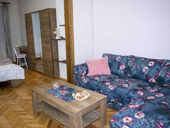 Дава се под наем Едностаен апартамент в София, Център - 55 кв.м за 688.5 € - Снимка #1