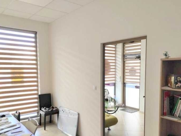 Магазин в Бургас, Славейков - 50 кв.м за 1880 €/кв.м - Снимка #1