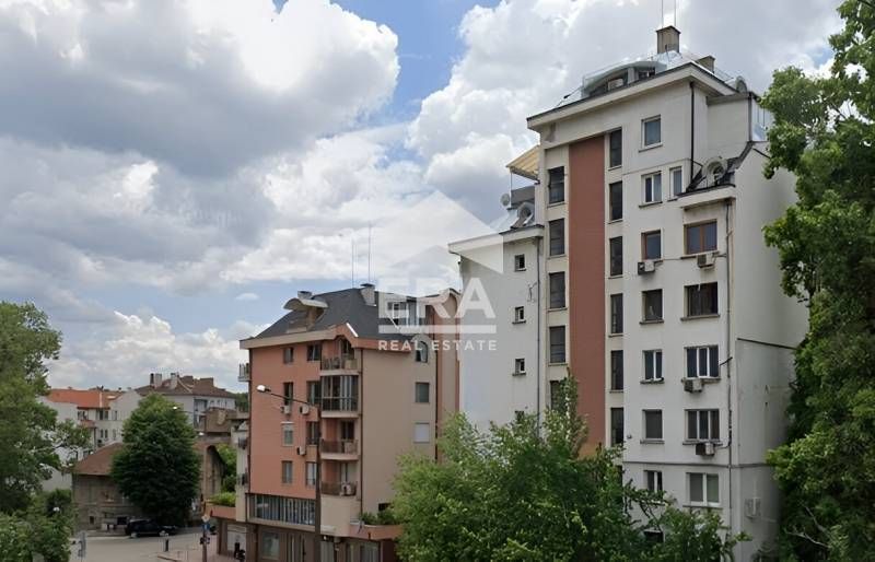 Двустаен апартамент в София, Център - 68 кв.м за 2400 €/кв.м - Снимка #1