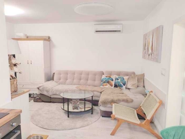 Двустаен апартамент в Бургас, Меден рудник - зона А - 48 кв.м за 1750 €/кв.м - Снимка #1