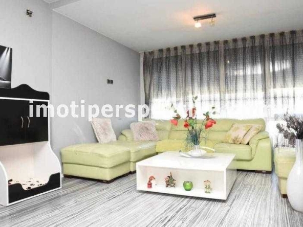 Тристаен апартамент в Пловдив, Христо Смирненски - 128 кв.м за 1438 €/кв.м - Снимка #1