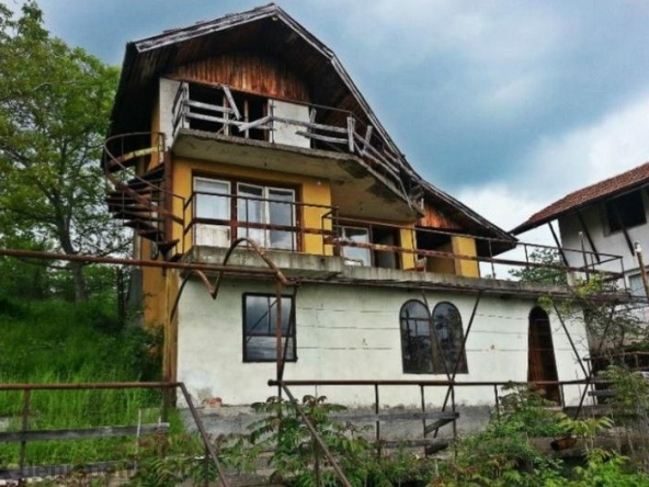 Къща в Мездра - 85 кв.м за 150 €/кв.м - Снимка #1