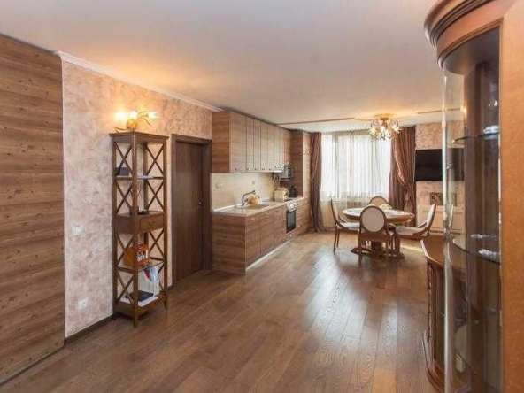 Четиристаен апартамент в София, Дианабад - 100 кв.м за 1330 €/кв.м - Снимка #1