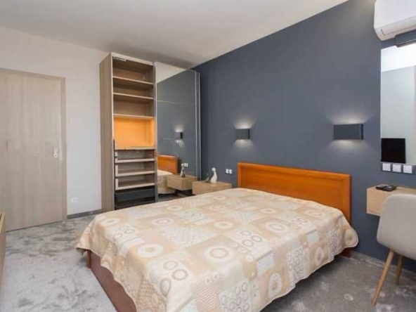 Дава се под наем Двустаен апартамент в София, Център - 66 кв.м за 380 € - Снимка #1