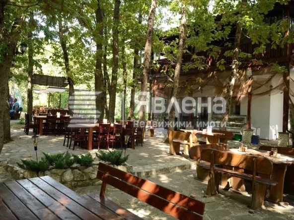 Дава се под наем Заведение в Китен - 238 кв.м за 9000 € - Снимка #1