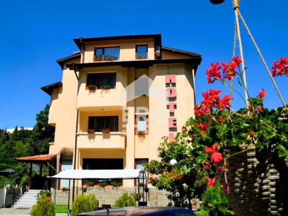 Хотел в Сандански - 1250 кв.м за 1840 €/кв.м - Снимка #1