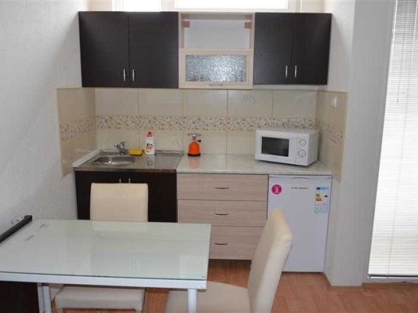 Дава се под наем Двустаен апартамент в Бургас, Меден рудник - зона А - 56 кв.м за 178.5 € - Снимка #1